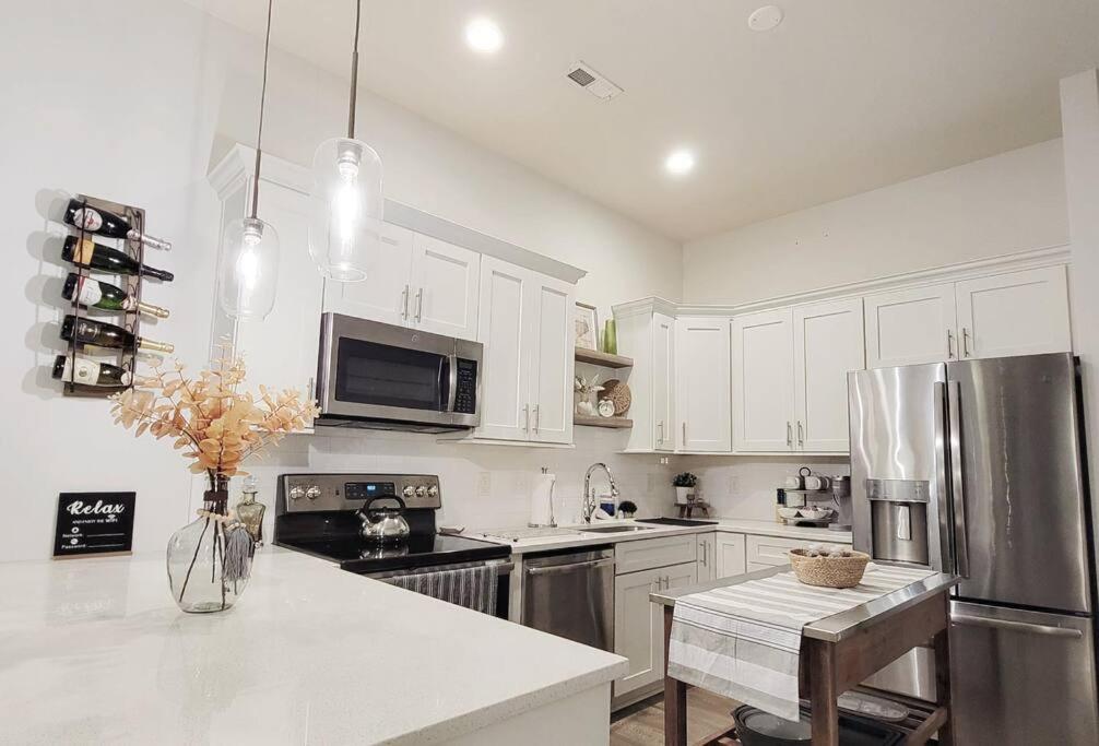 New Stylish Getaway- 5 Mil To Uptown/3 Smart Tvs! * Charlotte