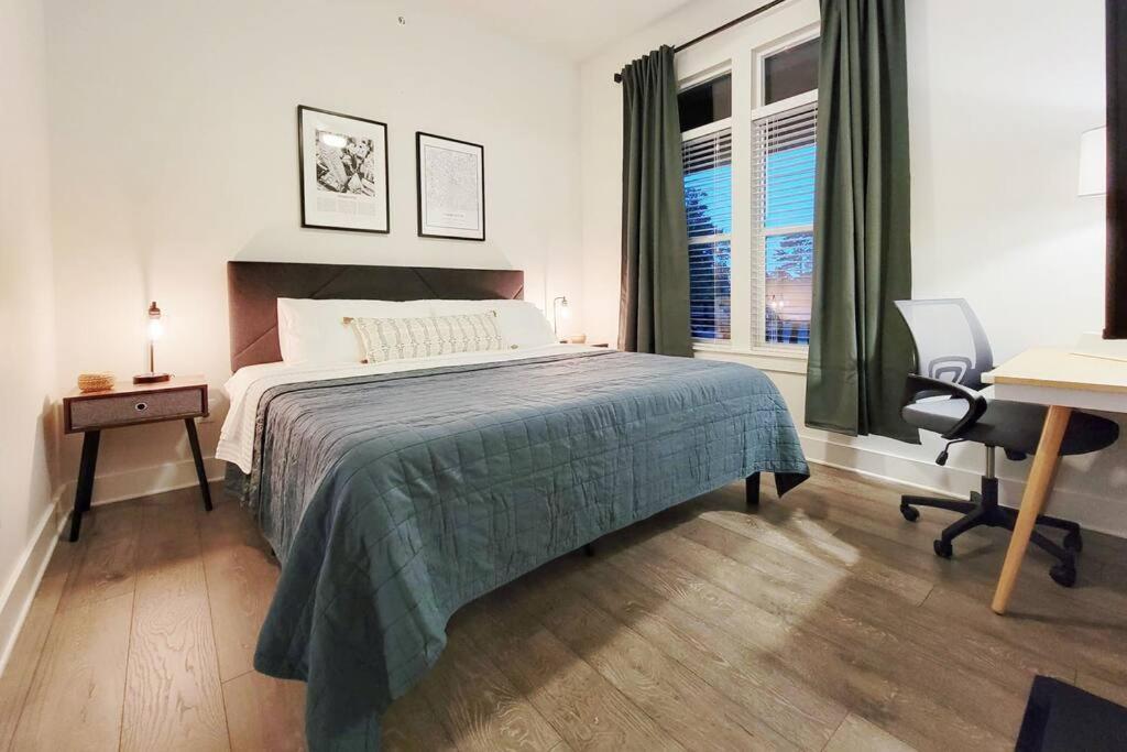 New Stylish Getaway- 5 Mil To Uptown/3 Smart Tvs! Apartment