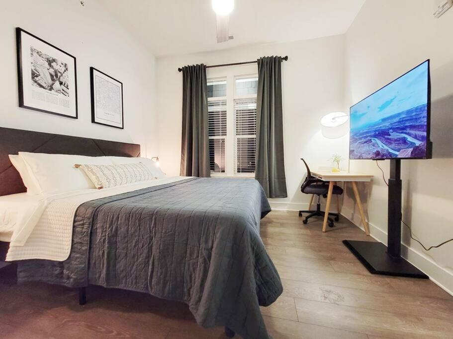 Apartment New Stylish Getaway- 5 Mil To Uptown/3 Smart Tvs! Charlotte
