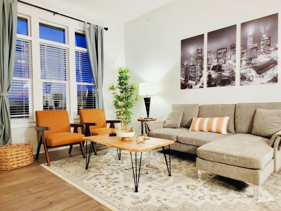 New Stylish Getaway- 5 Mil To Uptown/3 Smart Tvs! * Charlotte